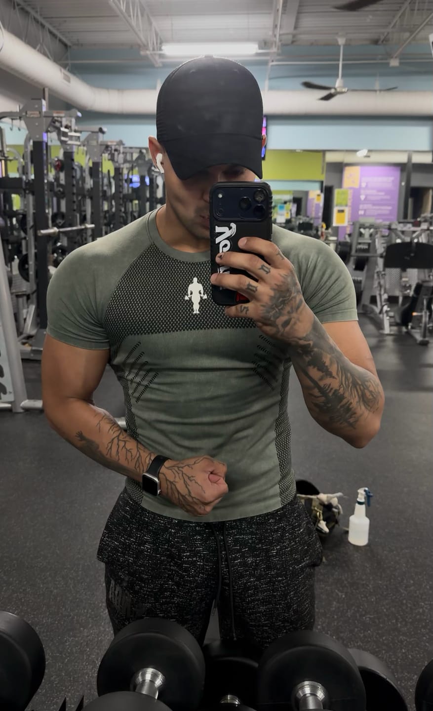 Customer photo review of 4286 - Gold's Iron Legacy Compression Tees