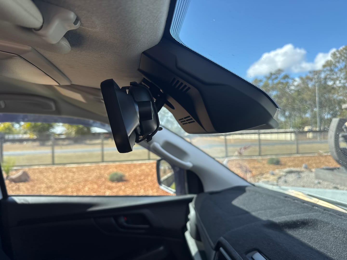 Customer photo review of WOLFBOX G900 TriPro Bumper Version 3 Channel Rear View Mirror RHD