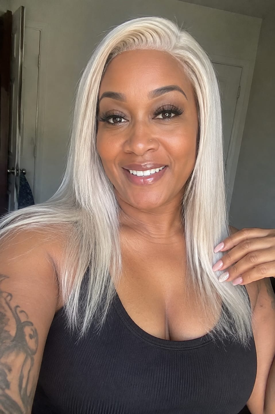 Customer photo review of Luvwin 13x4 Lace 95% White Salt and pepper Straight Platinum Blonde 100% Glueless Human Hair Wig