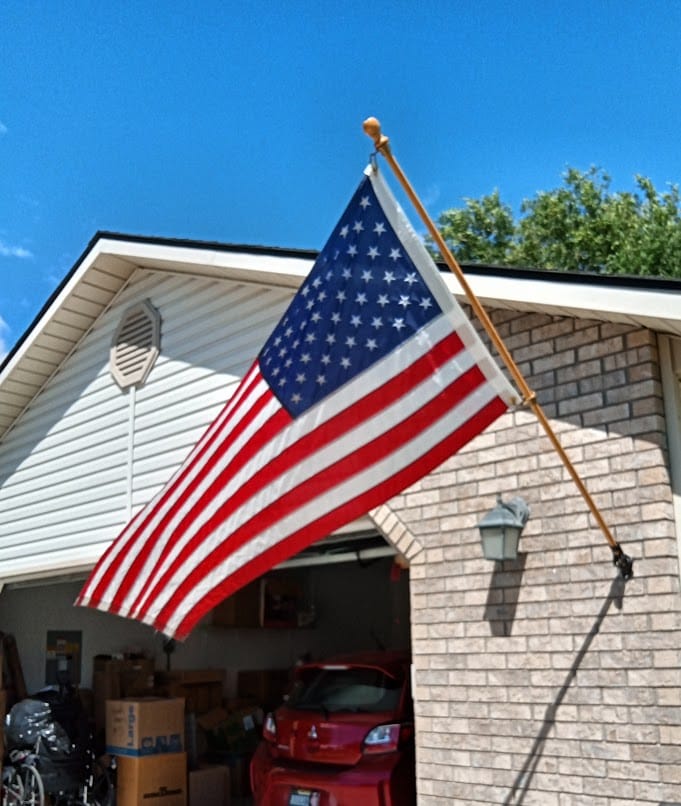 Customer photo review of Non-Tangle Flagpole Spinners