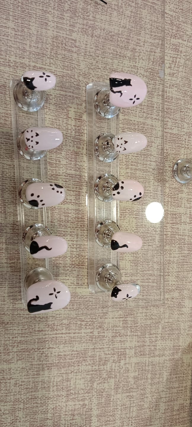 Customer photo review of Press & Glam — Press-On Nail Hobby Class