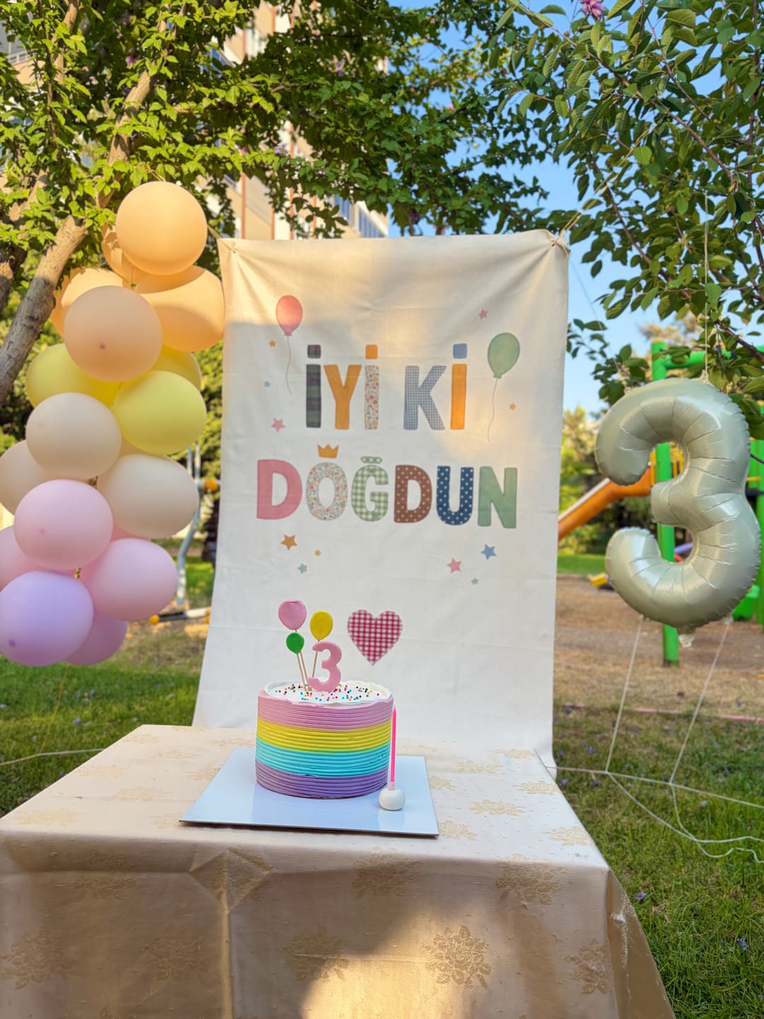 Customer photo review of Doğum Günü Örtüsü (#199)