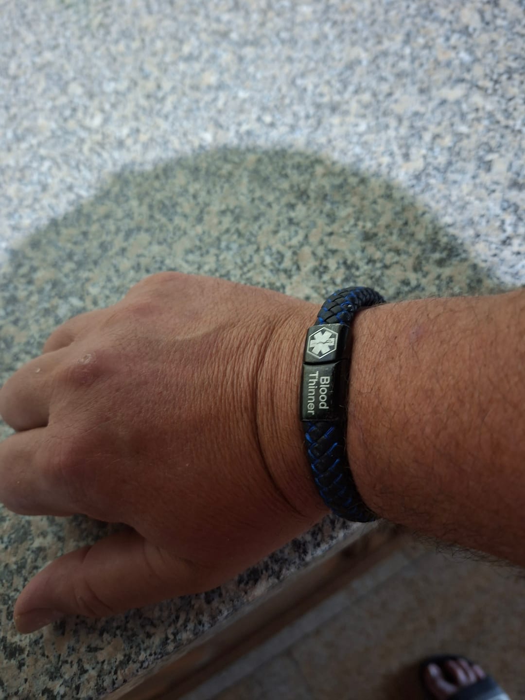 Customer photo review of Medizinisches Notfallarmband