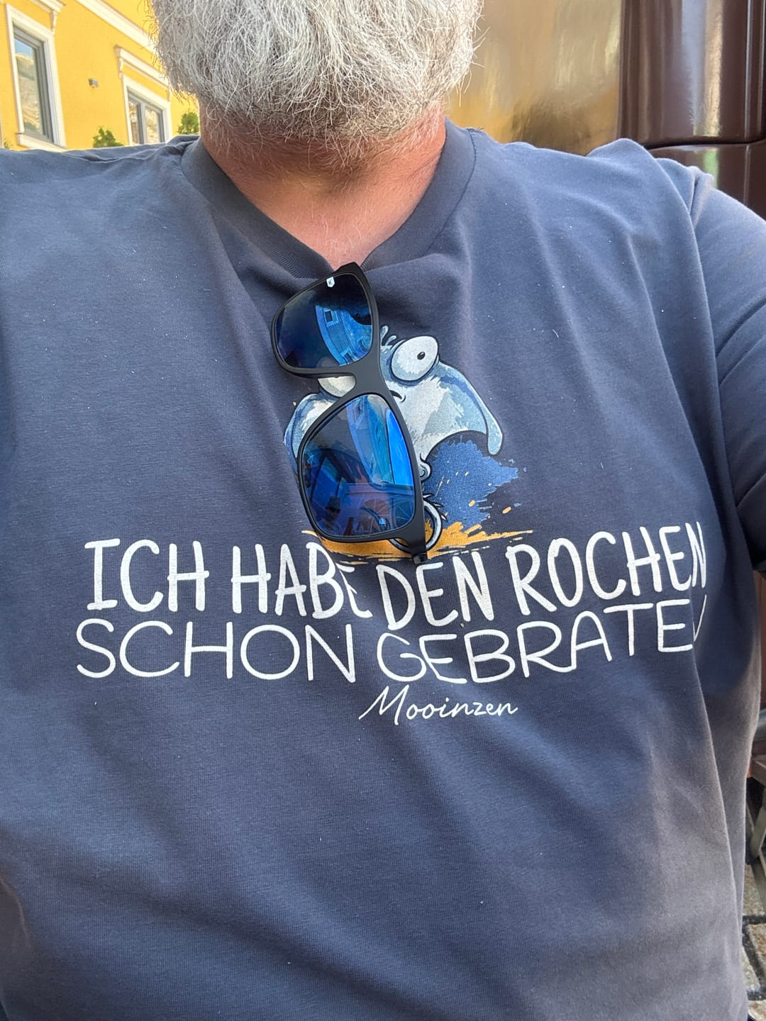 Customer photo review of Ich habe den Rochen schon gebraten  · Herren Premium Bio T-Shirt
