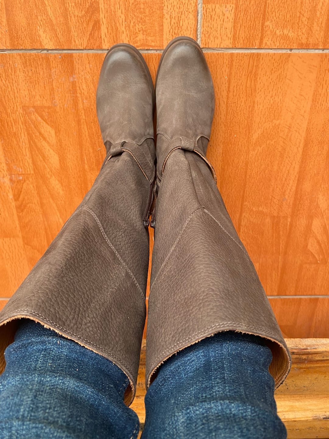 Customer photo review of Bota Mujer / Harriet Cafe