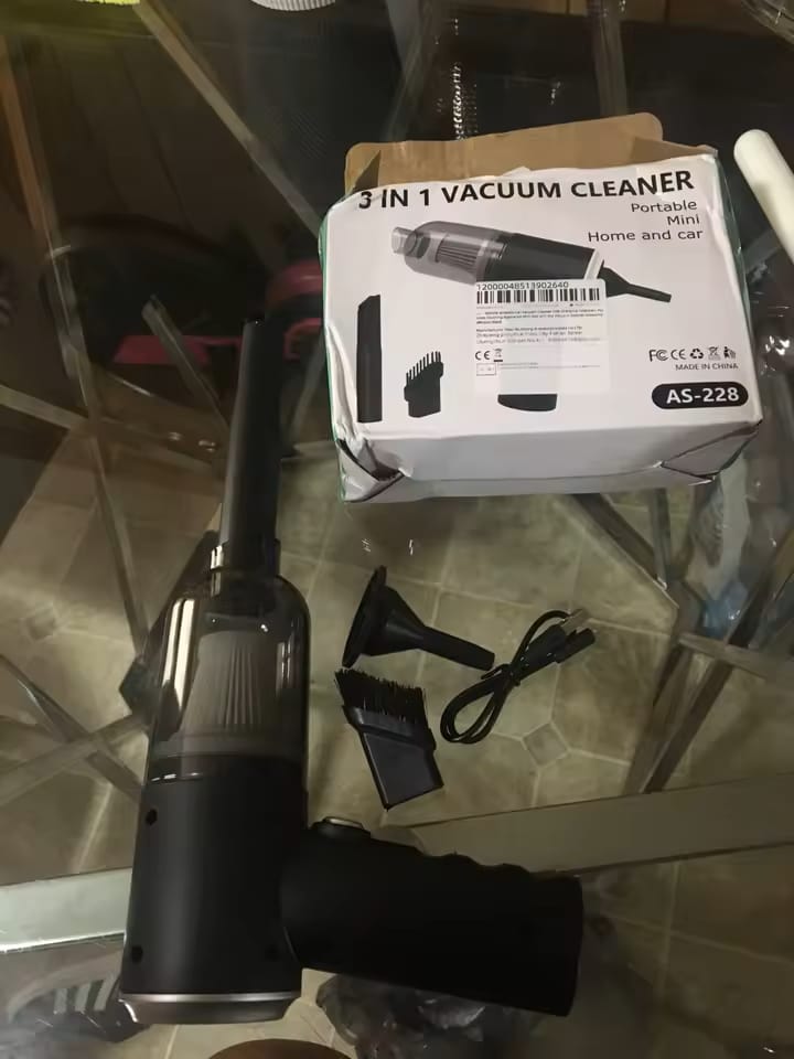 Customer photo review of MiniVac - En trådlös dammsugare för bilen och hemmet
