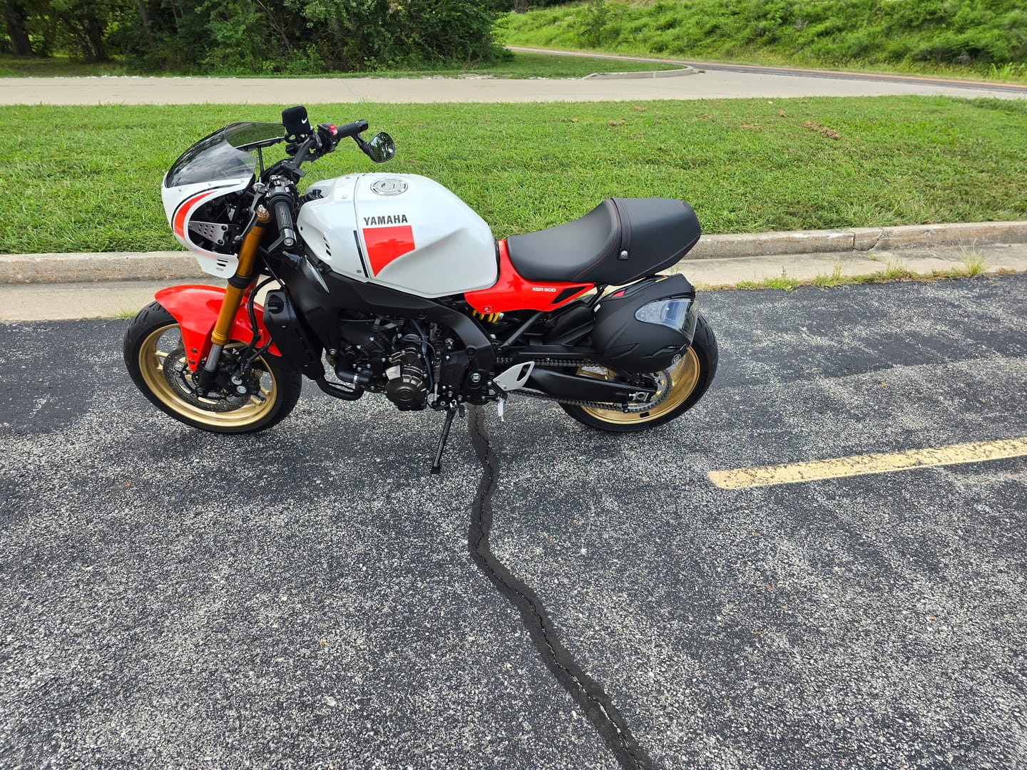 Customer photo review of XSR900 Helmet Hook (lock) 2022-2026