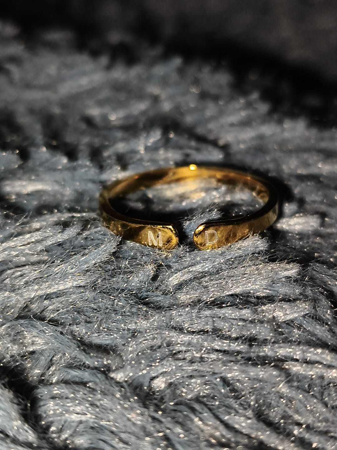 Customer photo review of Anillo Ajustable con Inicial Whisper