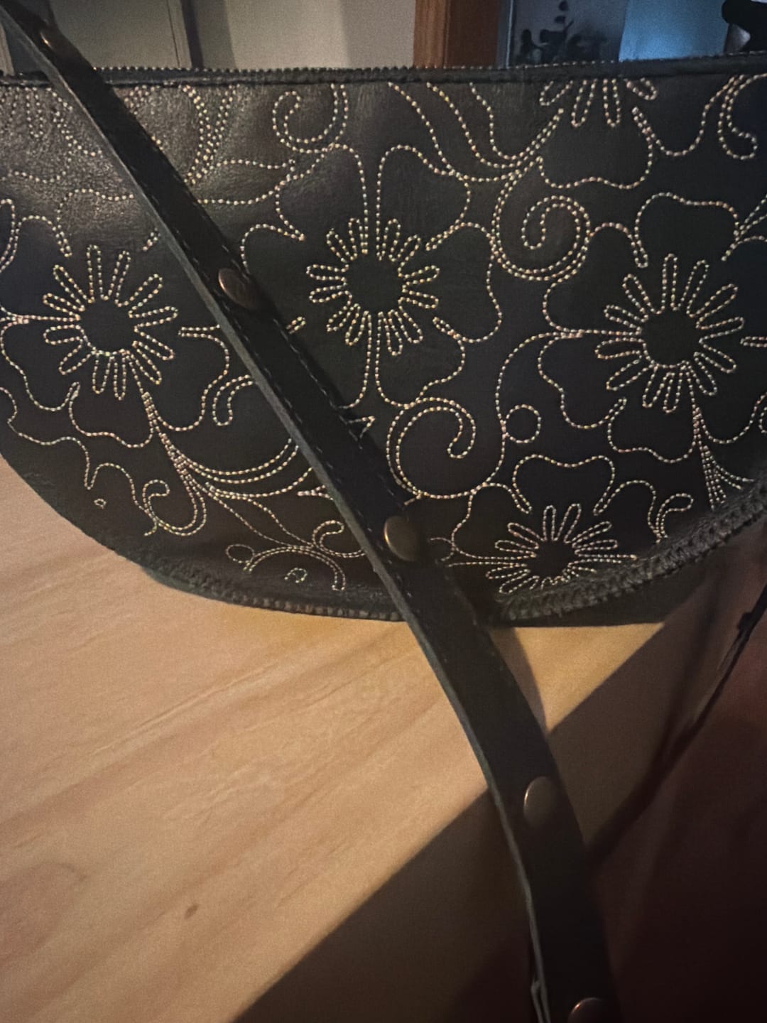 Customer photo review of Floral Navy Bee