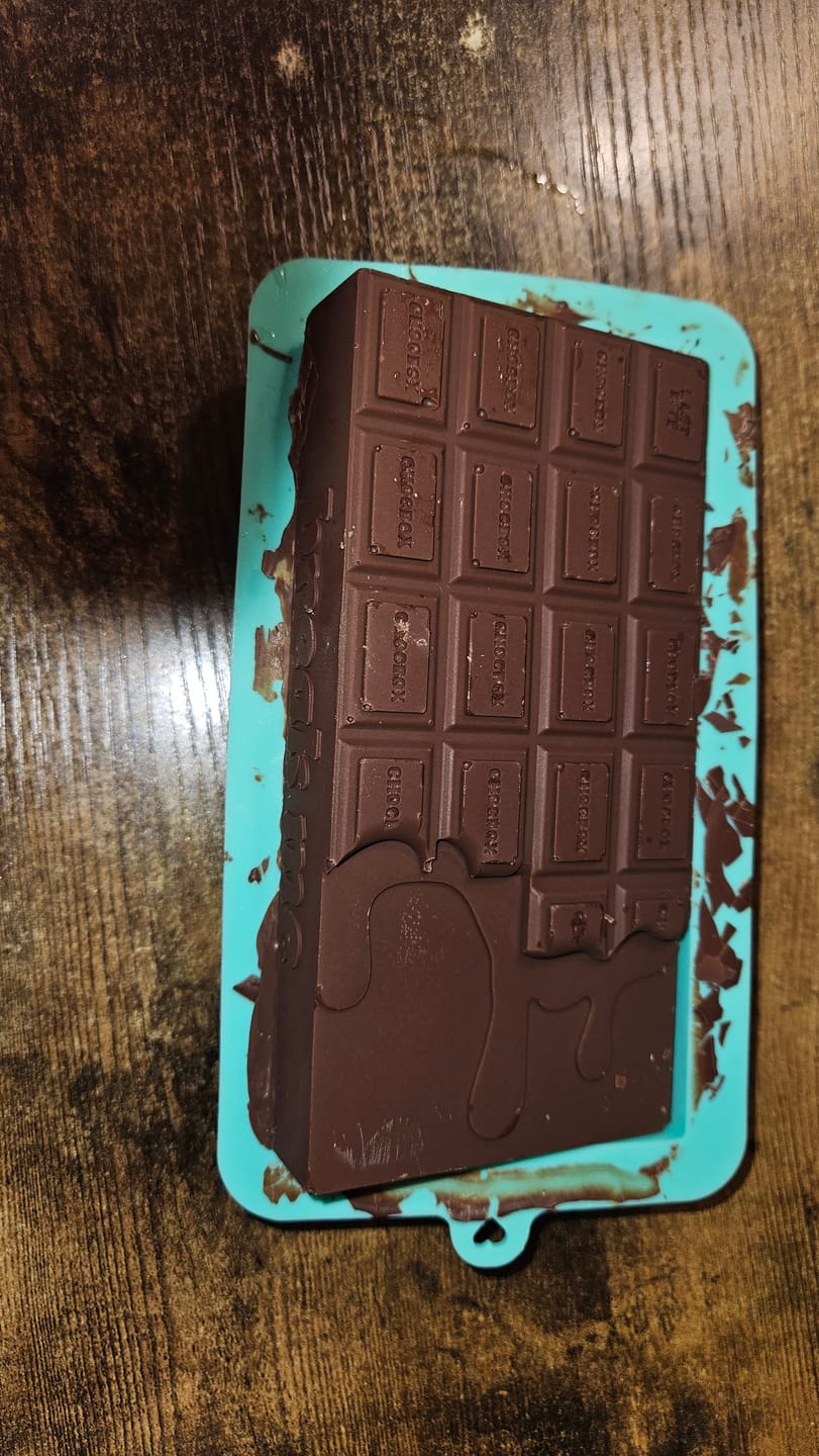 Customer photo review of *REFILL* Pistachio Knafeh Stuffed Chocolate Bar Kit without Reusable Mold