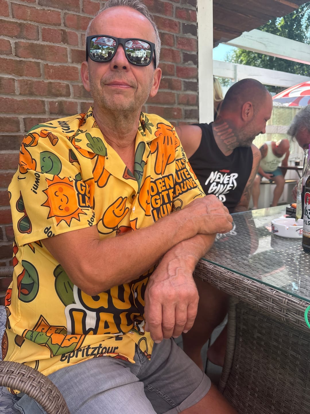 Customer photo review of Gute Laune Alloverprint Hawaiihemd