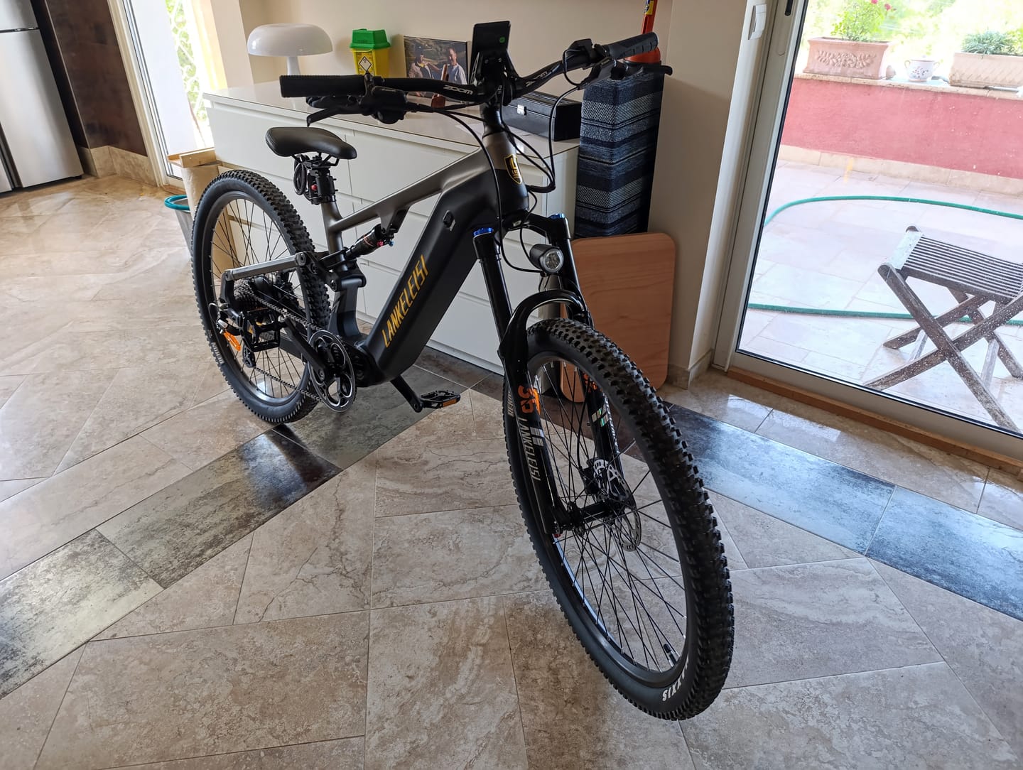 Customer photo review of Lankeleisi MG600 Pro 250W 29" Trails E-Mountain Bike 150/130 mm Full Suspension EMTB 960Wh Battery