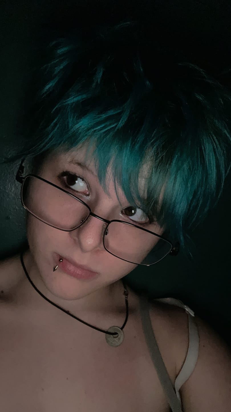 Customer photo review of Adore Semi-Permanent Hair Color - 4 oz