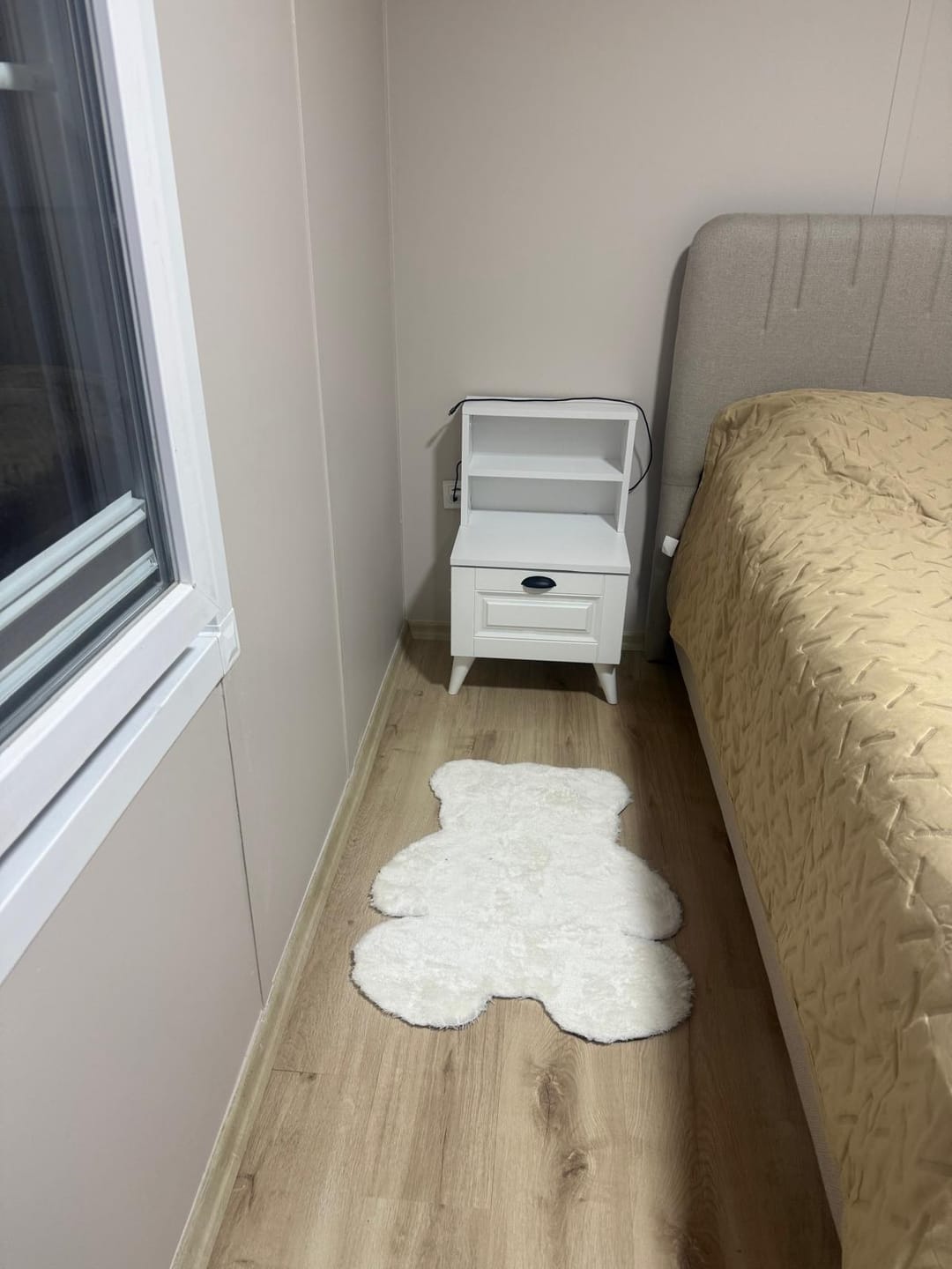 Customer photo review of Rani BD105 Komodin 2 Raflı Membran Çekmeceli Komodin Beyaz