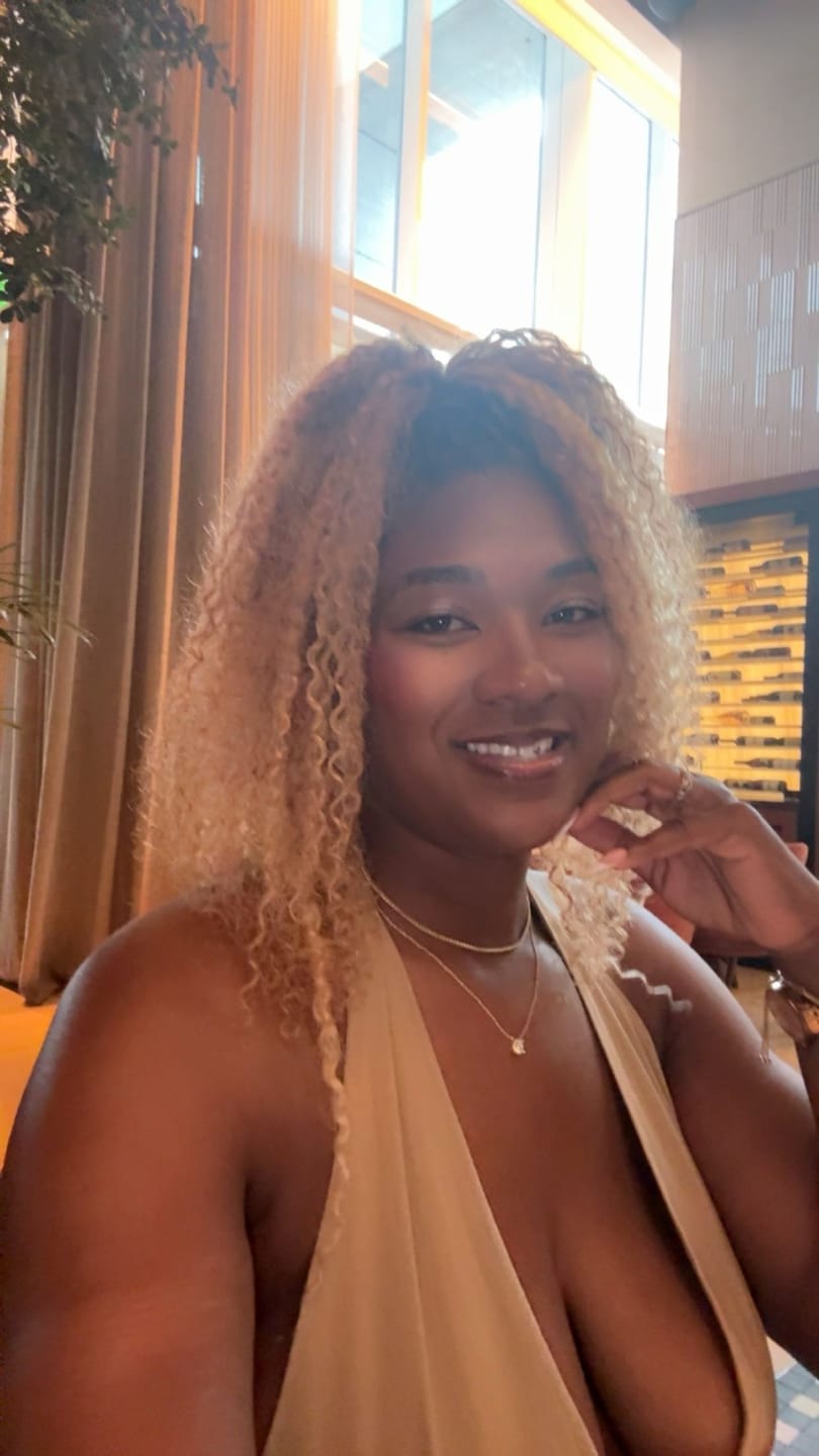 Customer photo review of #T1B/27/30/613 Ombre Blonde Water Curly Feather Crochet