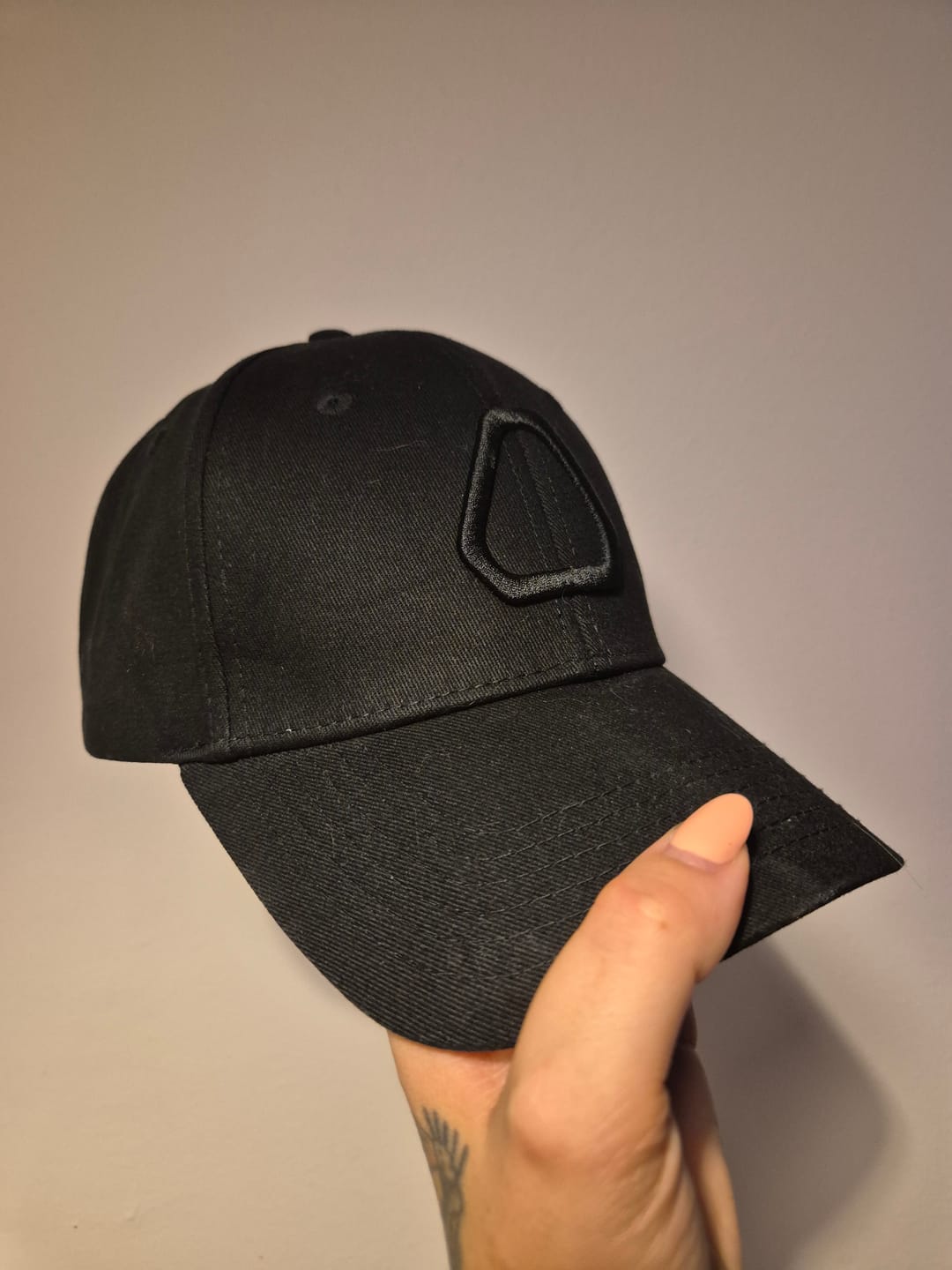 Customer photo review of Black cap Spacefox