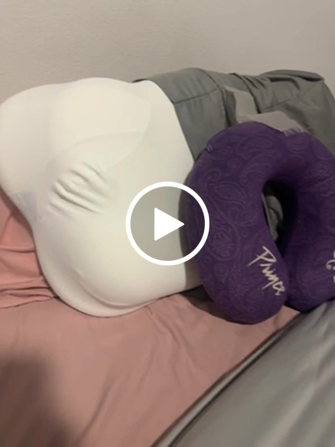 Customer video review of CloudAlign™ Pillow