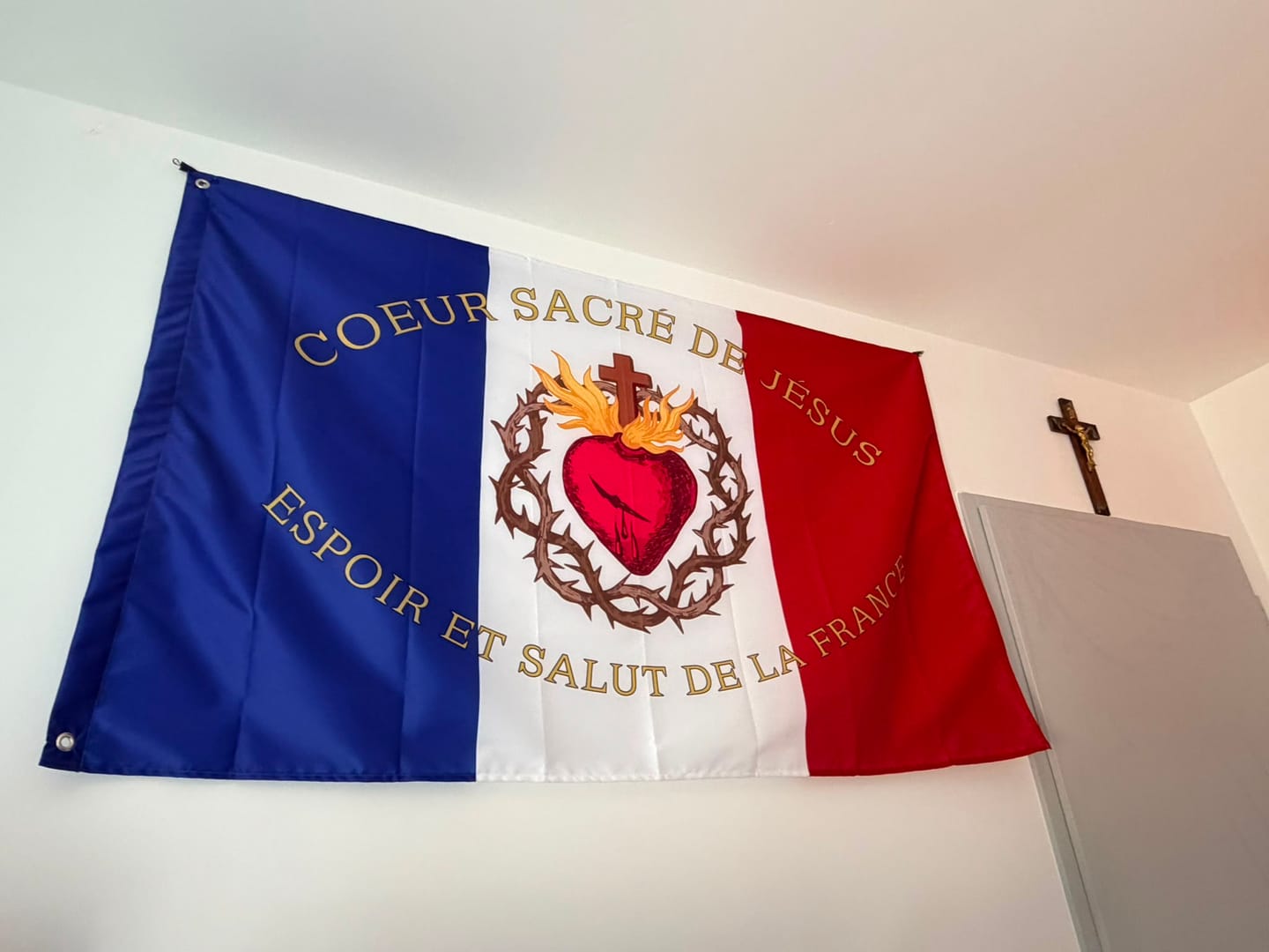 Customer photo review of Drapeau - Sacré Coeur de Jésus