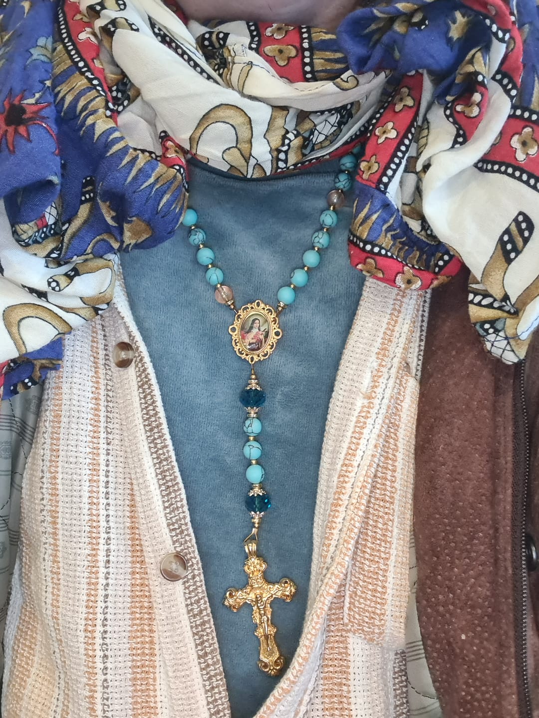 Customer photo review of Christianartworkshop Handcrafted Turquoise & Gold Alloy Rosary with Crucifix & St. Therese Medal: Graceful Spiritual Bond