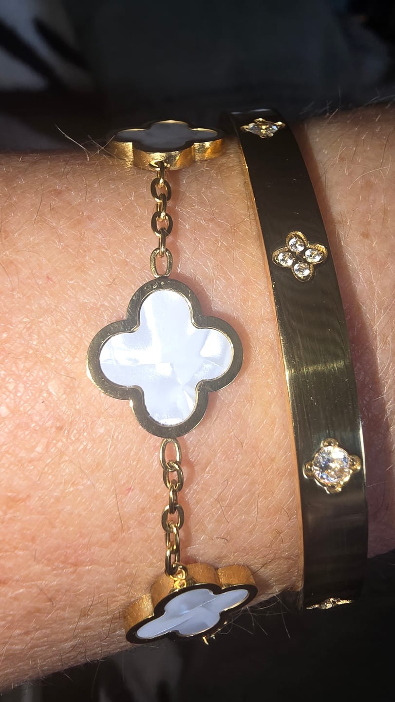 Customer photo review of White Clover Bracelet