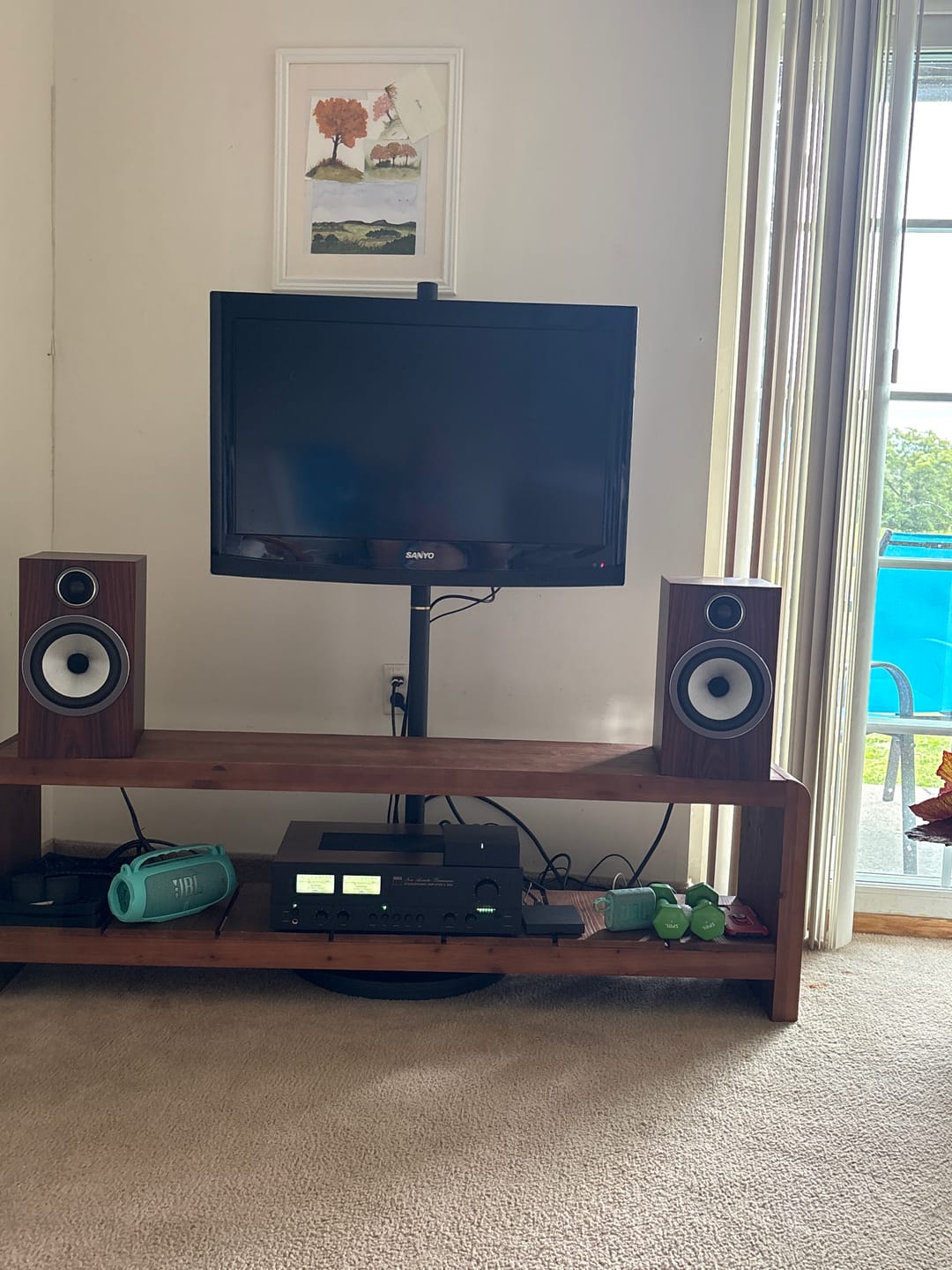 Customer photo review of Master V2 FT48 TV Stand