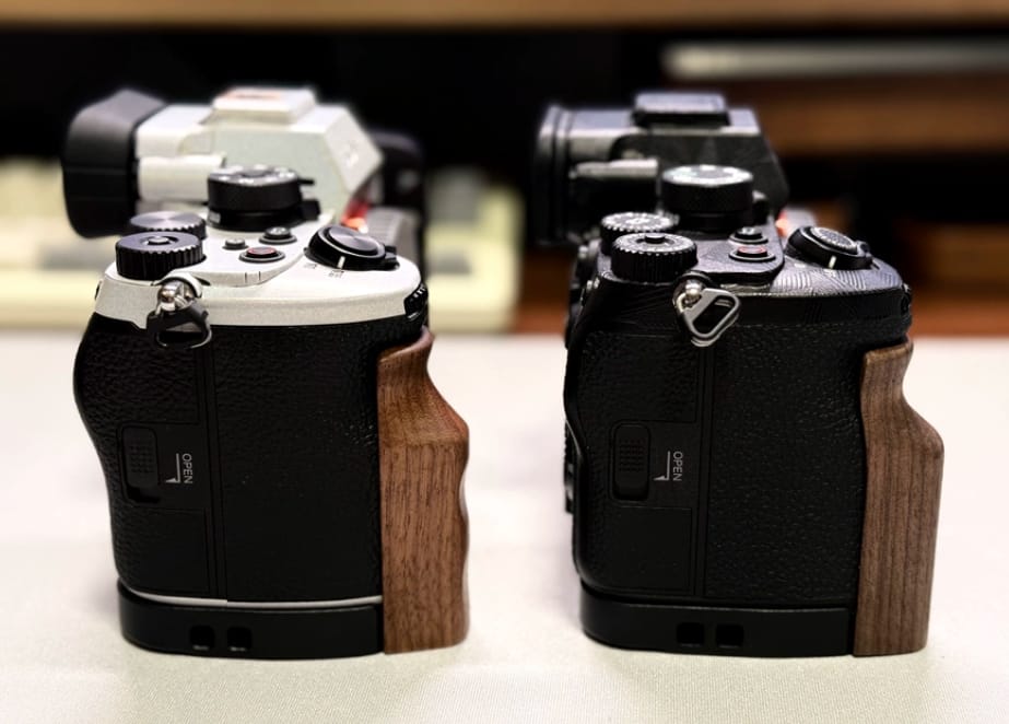 Customer photo review of Sony A7R6 Custom Solid Wood Hand Grip