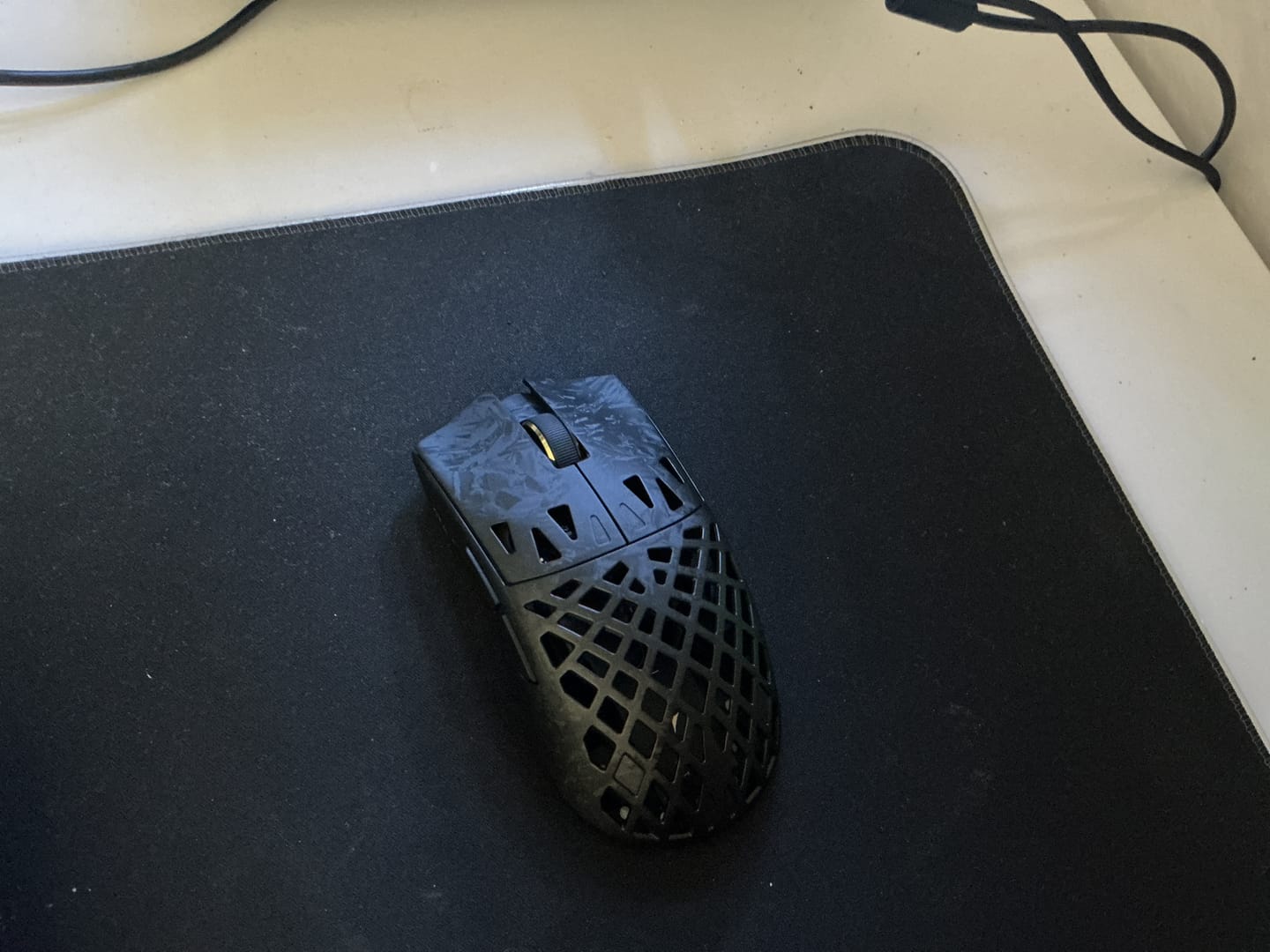Customer photo review of ATK Blazing Sky Ghost Karbon Fiber Wireless Mouse