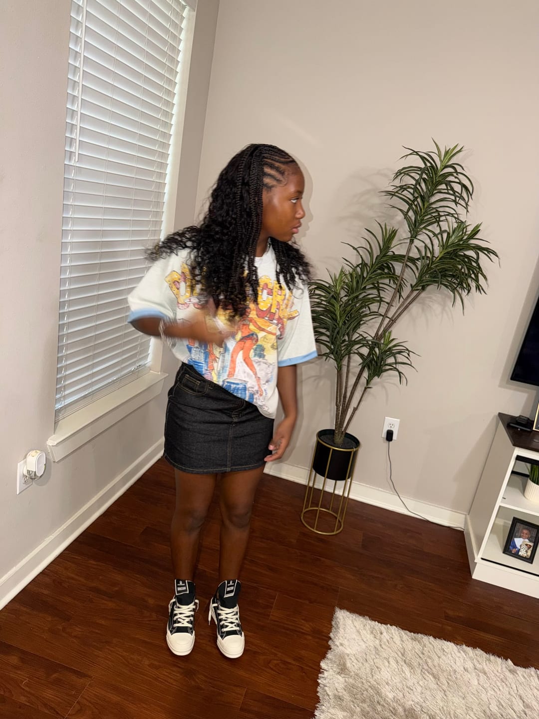 Customer photo review of 90s Bling Sci-fi Hand-drawn Tee-534