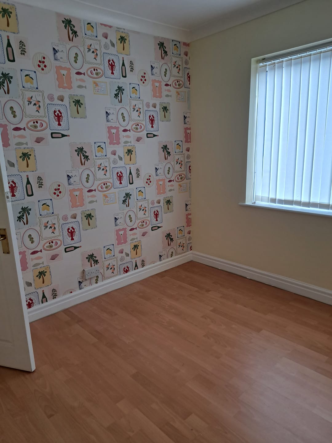 Customer photo review of Monica - Mediterranean Summer Stamps Wallpaper
