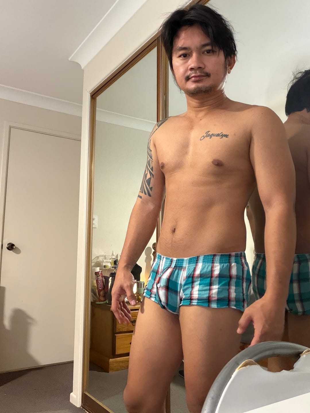 Customer photo review of Mens Plaid Front Pouch Boxer Shorts