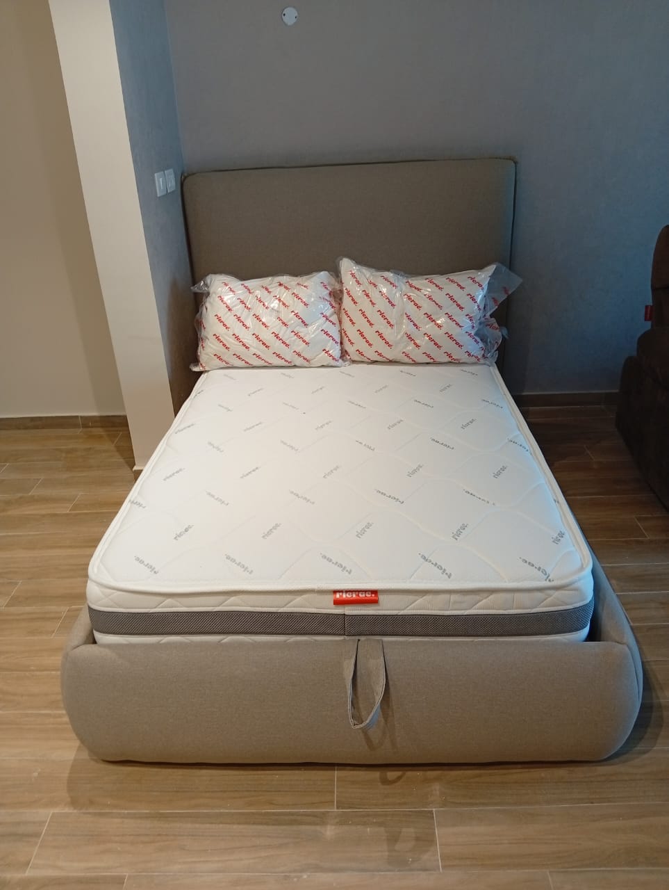 Customer photo review of Rayos Bed