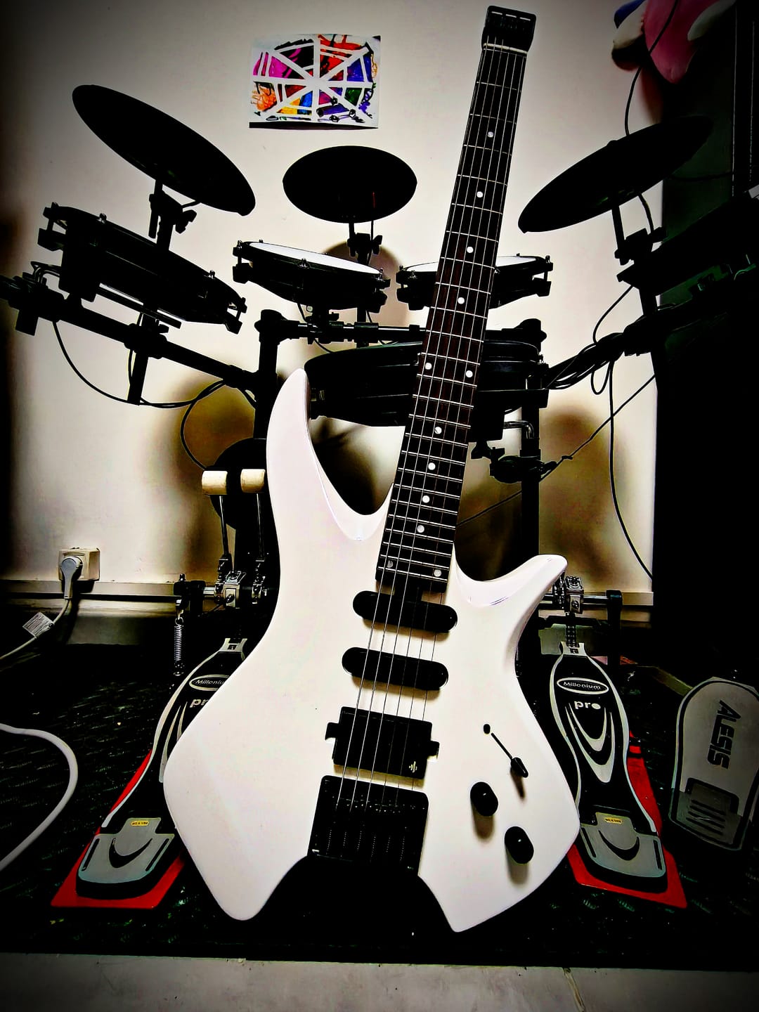 Customer photo review of Donner HLX-500 Guitare Électrique Moderne Sans Tête【ancienne réf. NHL-500】