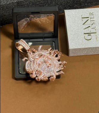 Customer photo review of GL Medusa 925 Sterling Silver Moissanite Pendant
