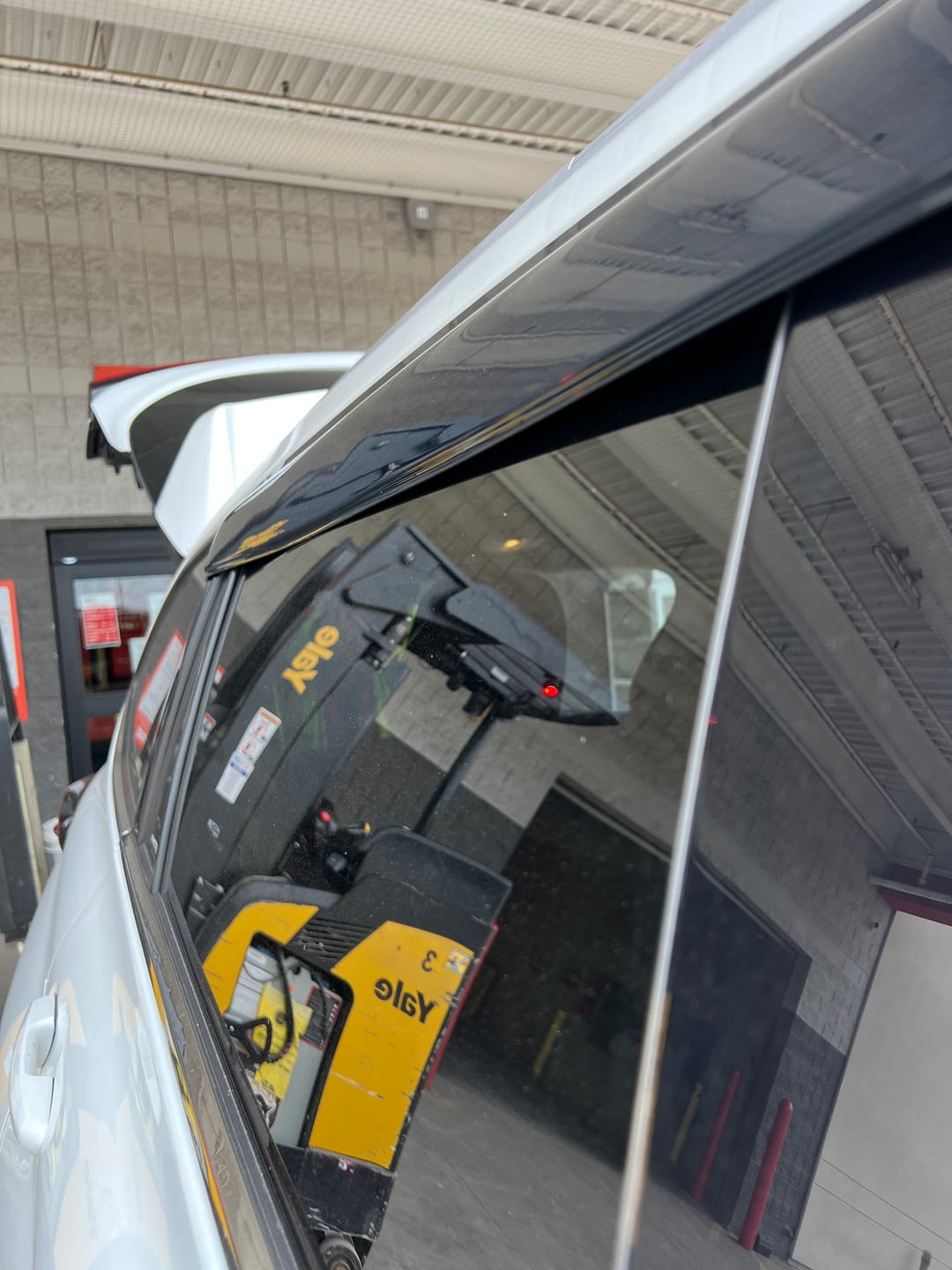 Customer photo review of Fits Toyota Highlander 2020-2026 Rain Guards Window Visors Sun Vent Side Deflectors