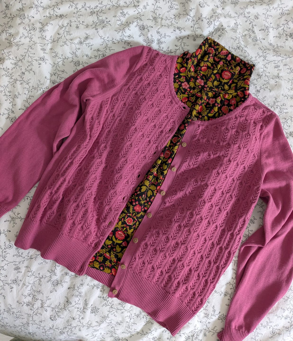 Customer photo review of Strickjacke - Save the Brave - folklore pink knit