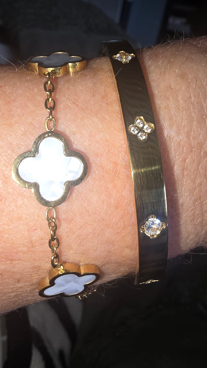 Customer photo review of Gold Clover Bangle
