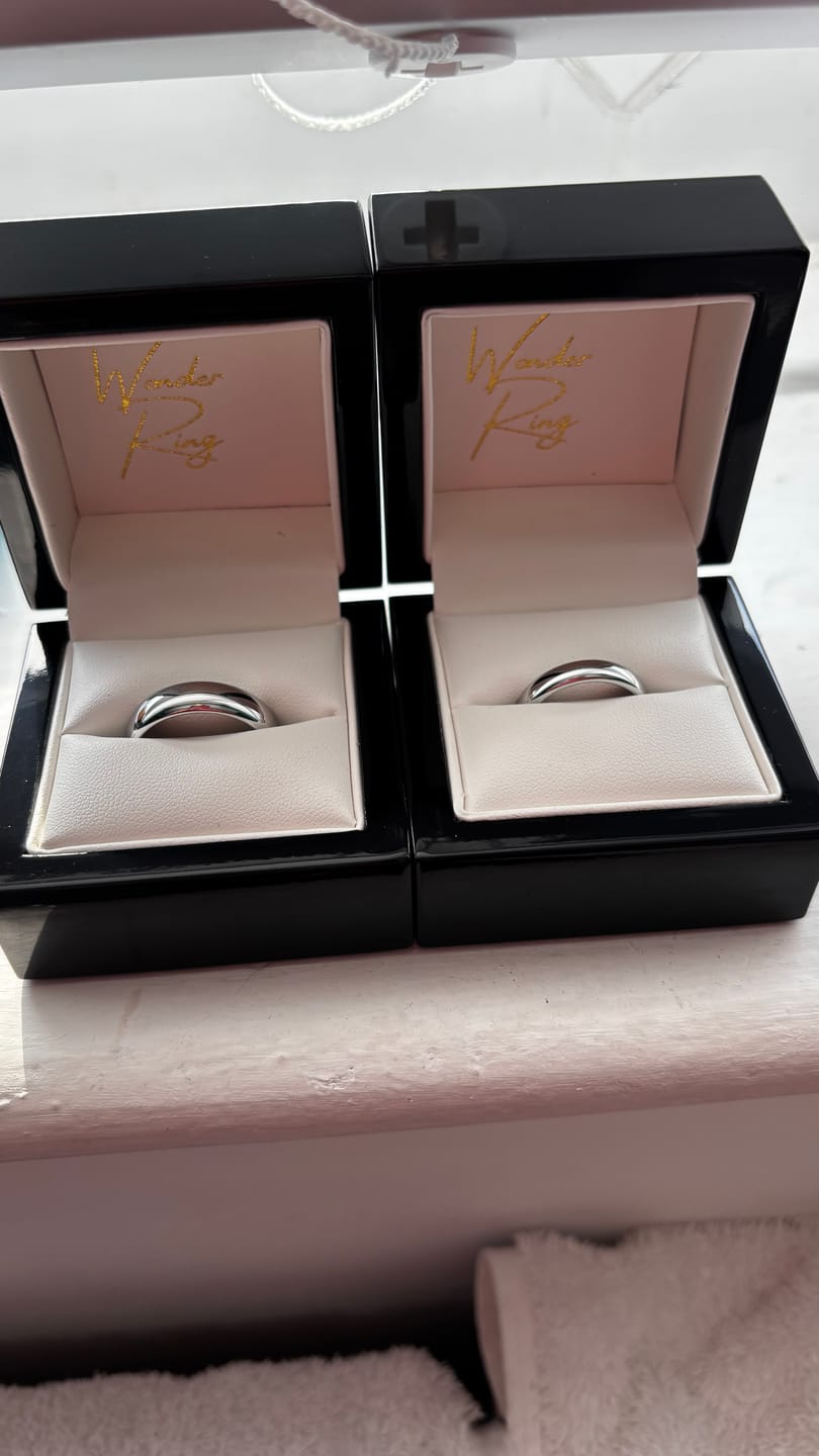 Customer photo review of The White Gold Wonder Ring Set