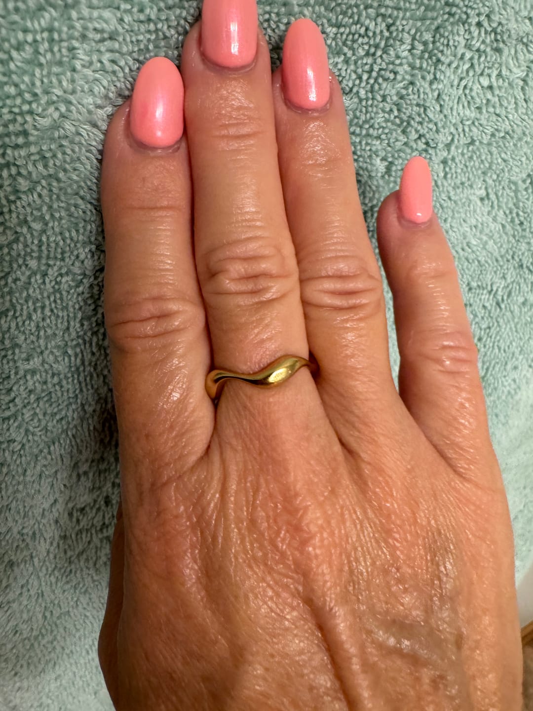 Customer photo review of 18K Gold Wave Ring