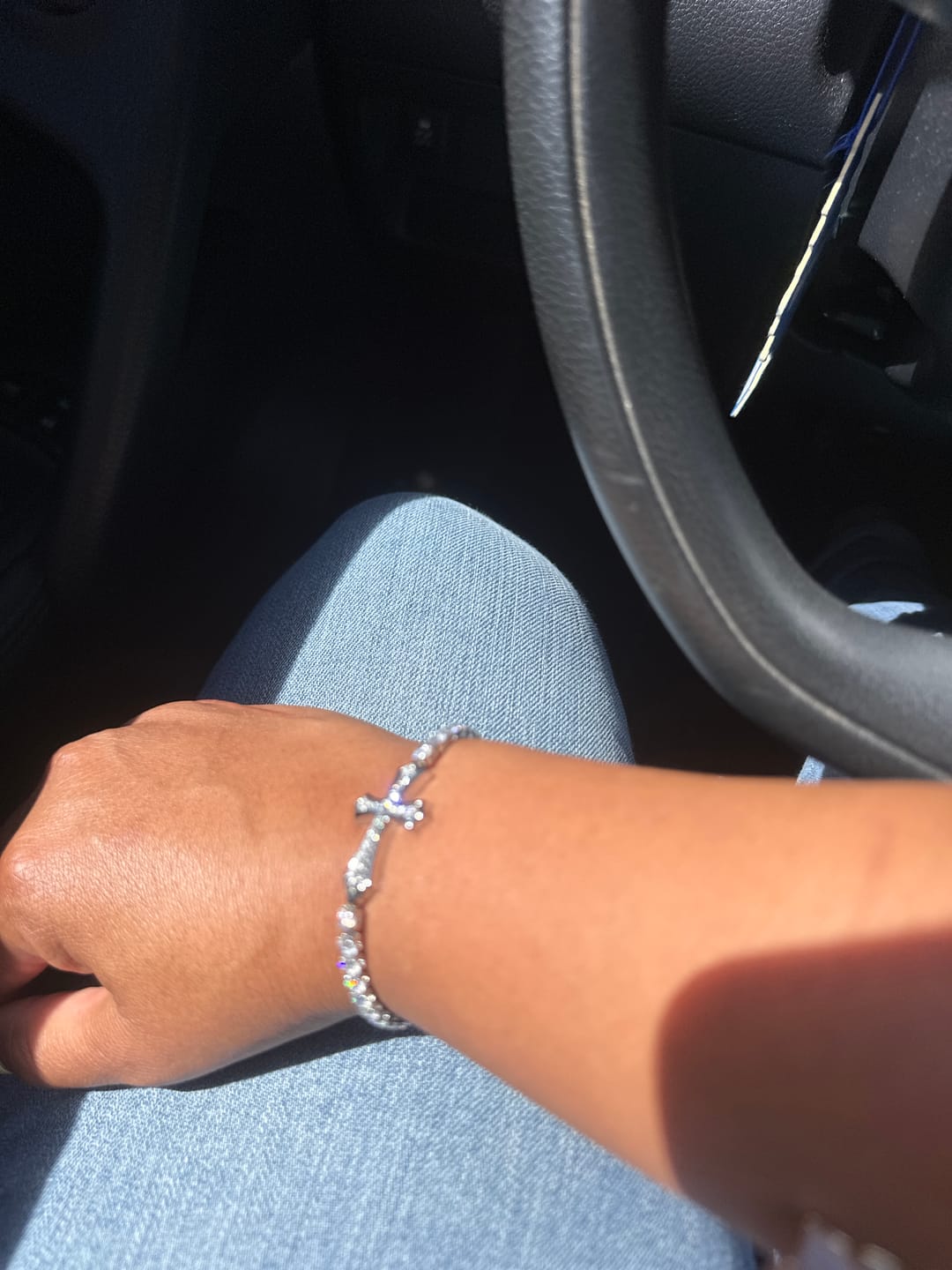 Customer photo review of FREE Today: 2-Color Elegant Zircon-Encrusted Cross Bracelet: A Symbol of Divine Grace & Elegance