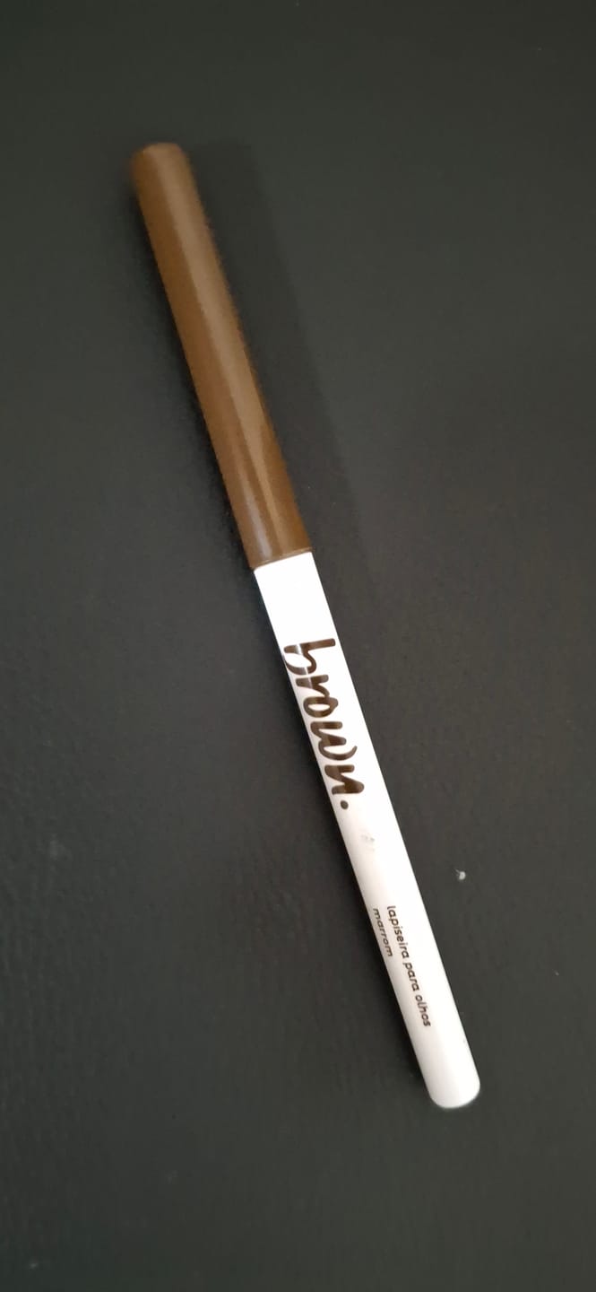 Customer photo review of Lapiseira Para Olhos Brown - Vizzela - Marrom Efeito Metalizado