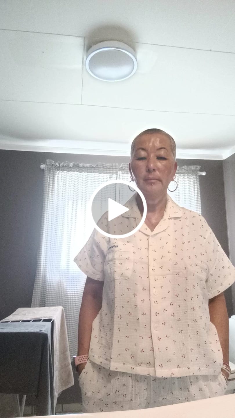 Customer video review of KareBeauty Pyjamas