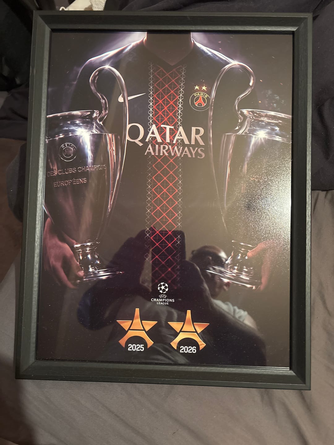 Customer photo review of Cadre Photo PSG – Back 2 Back Champions League 2025 & 2026 | Deux Trophées