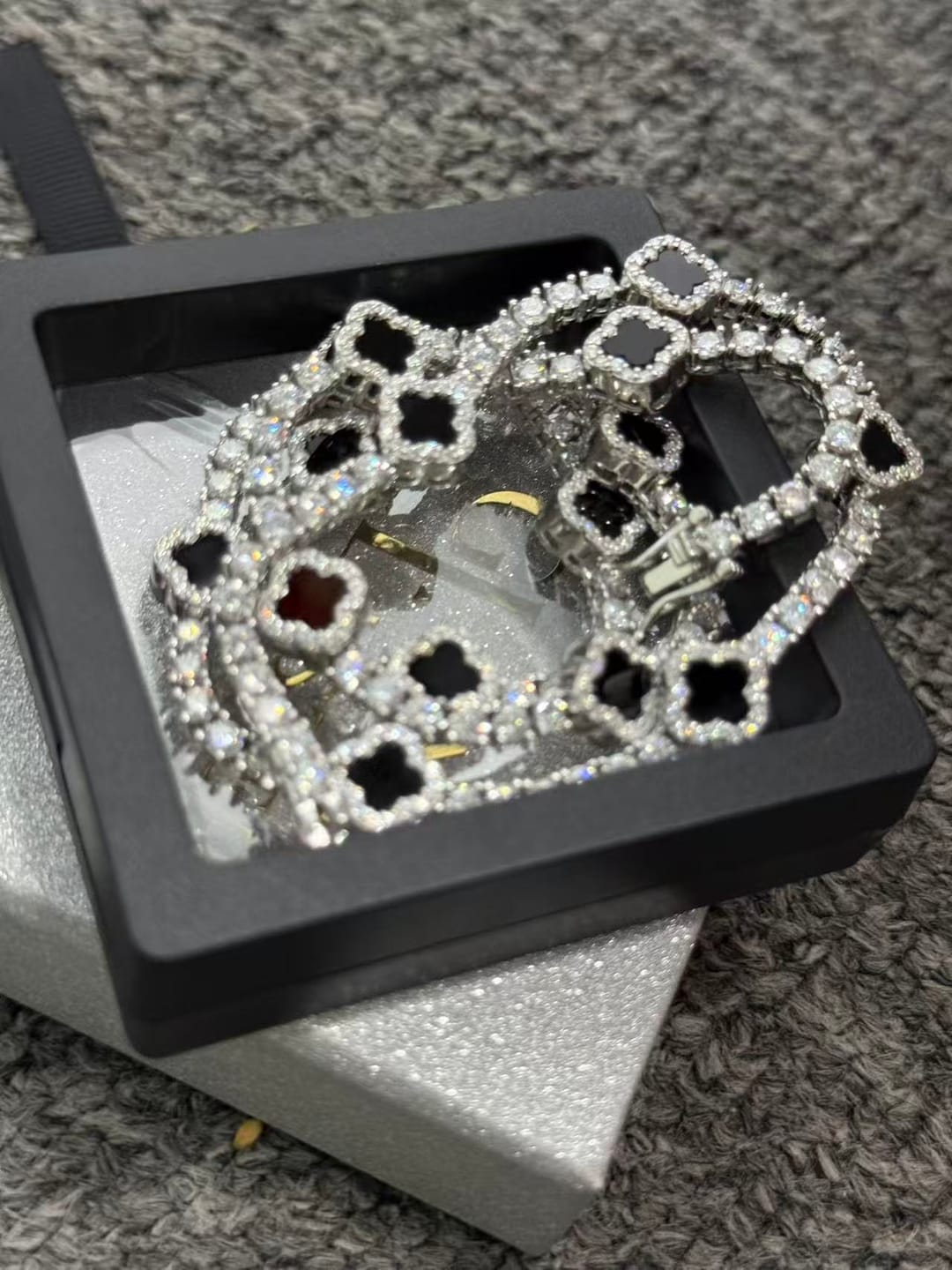 Customer photo review of GL Black Onyx Clover 925 Silver Moissanite 3mm 5mm Tennis Chain