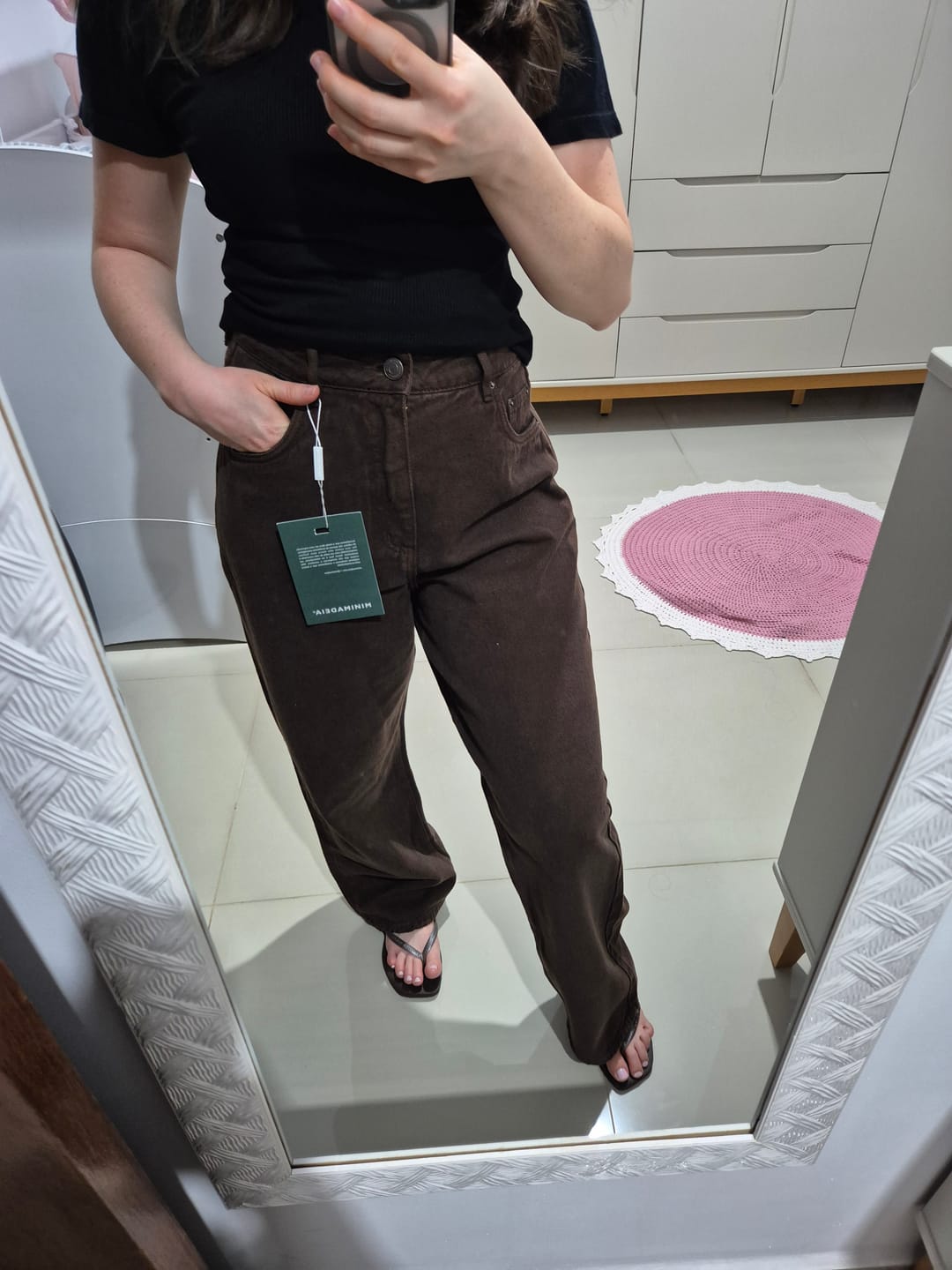Customer photo review of Calça Jeans Reta Araçá Marrom Escuro