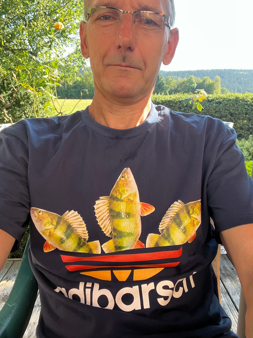 Customer photo review of Adibarsch - Premium T-Shirt