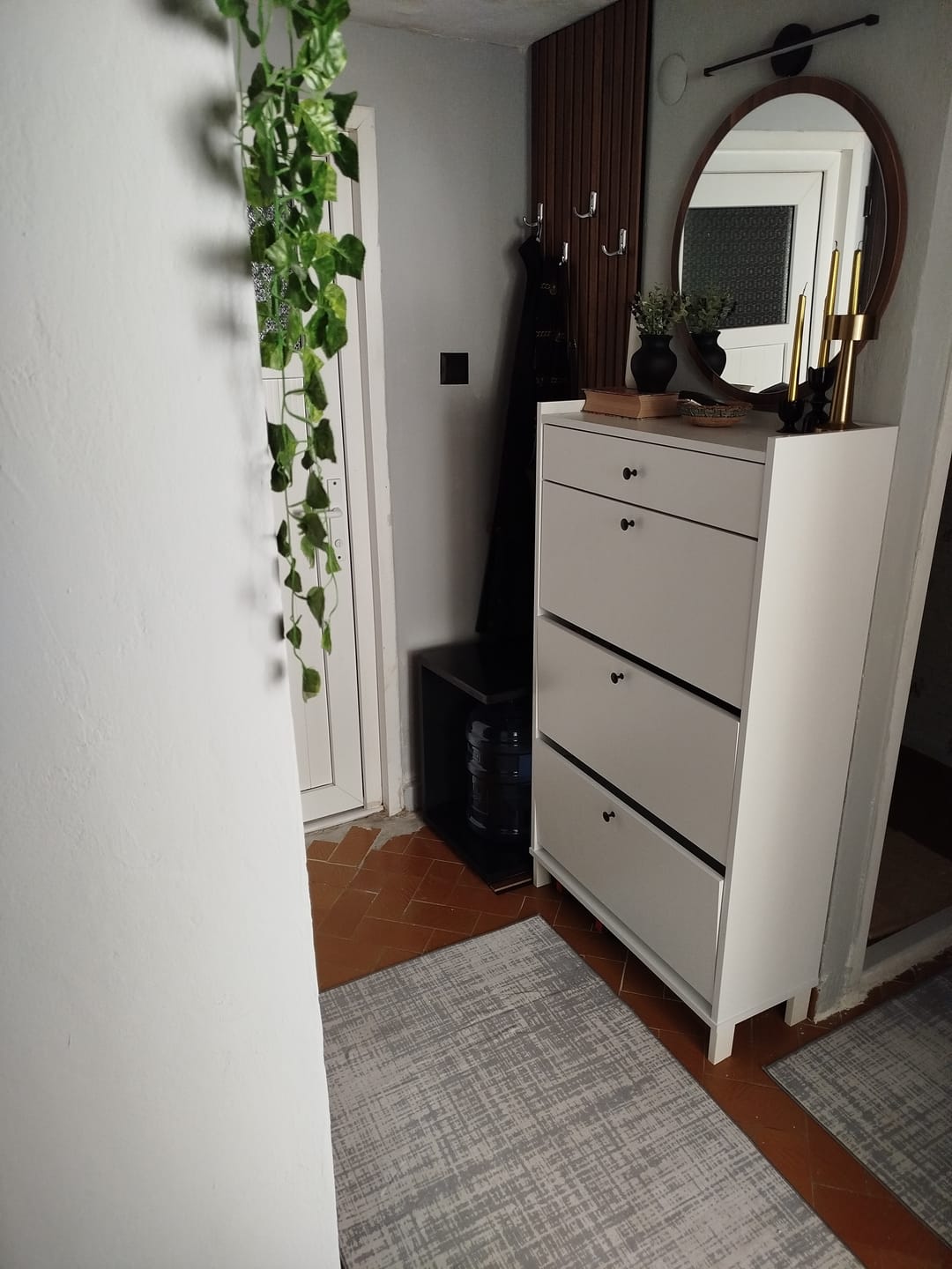 Customer photo review of Rani EB113 Ayakkabılık Düşer Kapaklı 3 Bölmeli Çekmeceli Ayakkabılık Beyaz