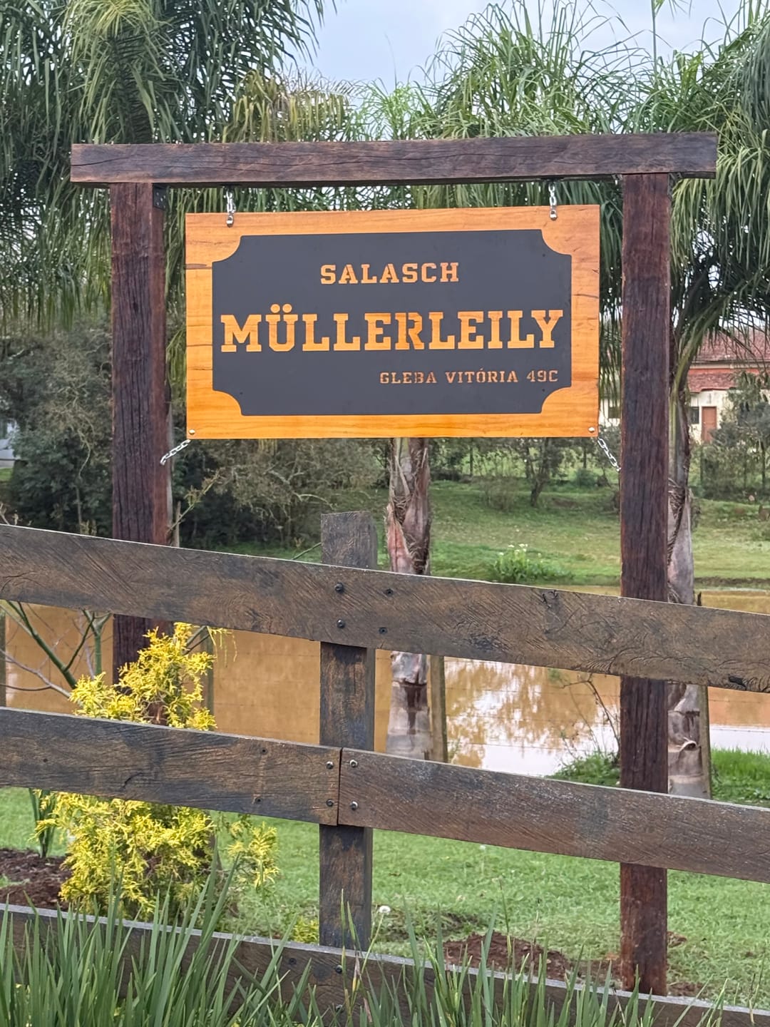Customer photo review of Placa de Metal Personalizada - Fazenda