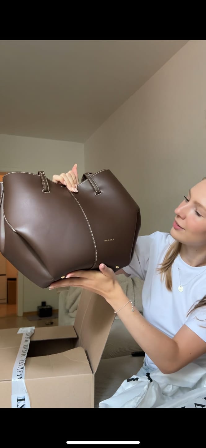 Customer photo review of EMALIA - CAMEL