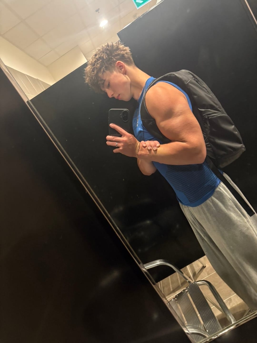 Customer photo review of 3047 - Superman Compression Tanks