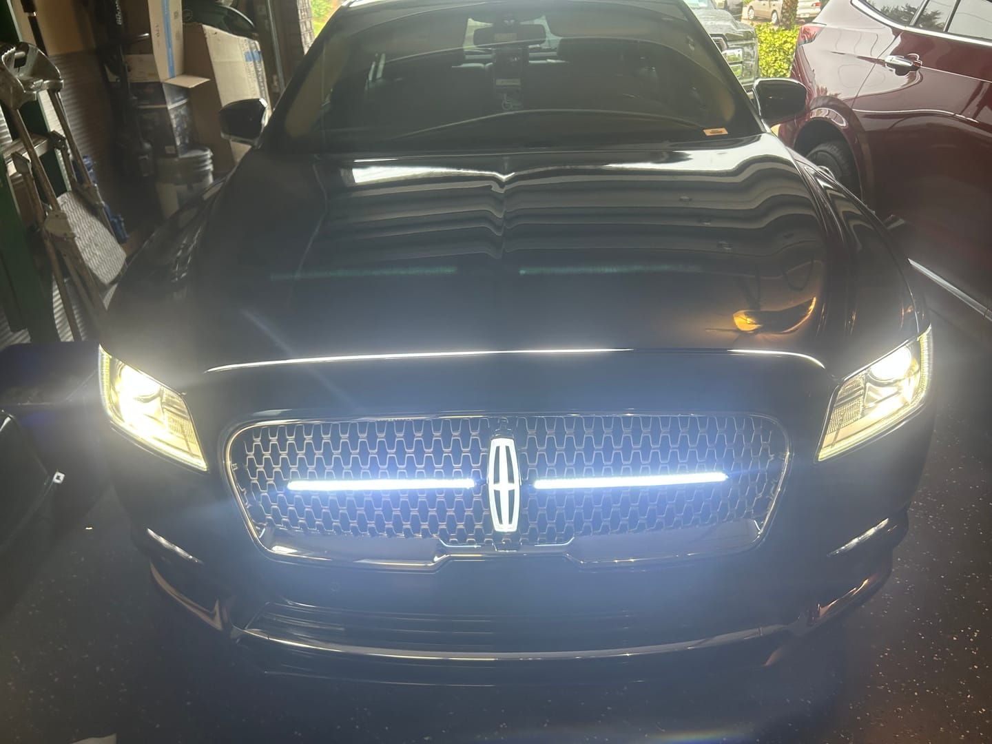 Customer photo review of Lincoln Car Logo Front Grille LED Dynamic Crystal Illuminated Emblem for Corsair, Nautilus, Aviator, Continental, MKZ, MKC